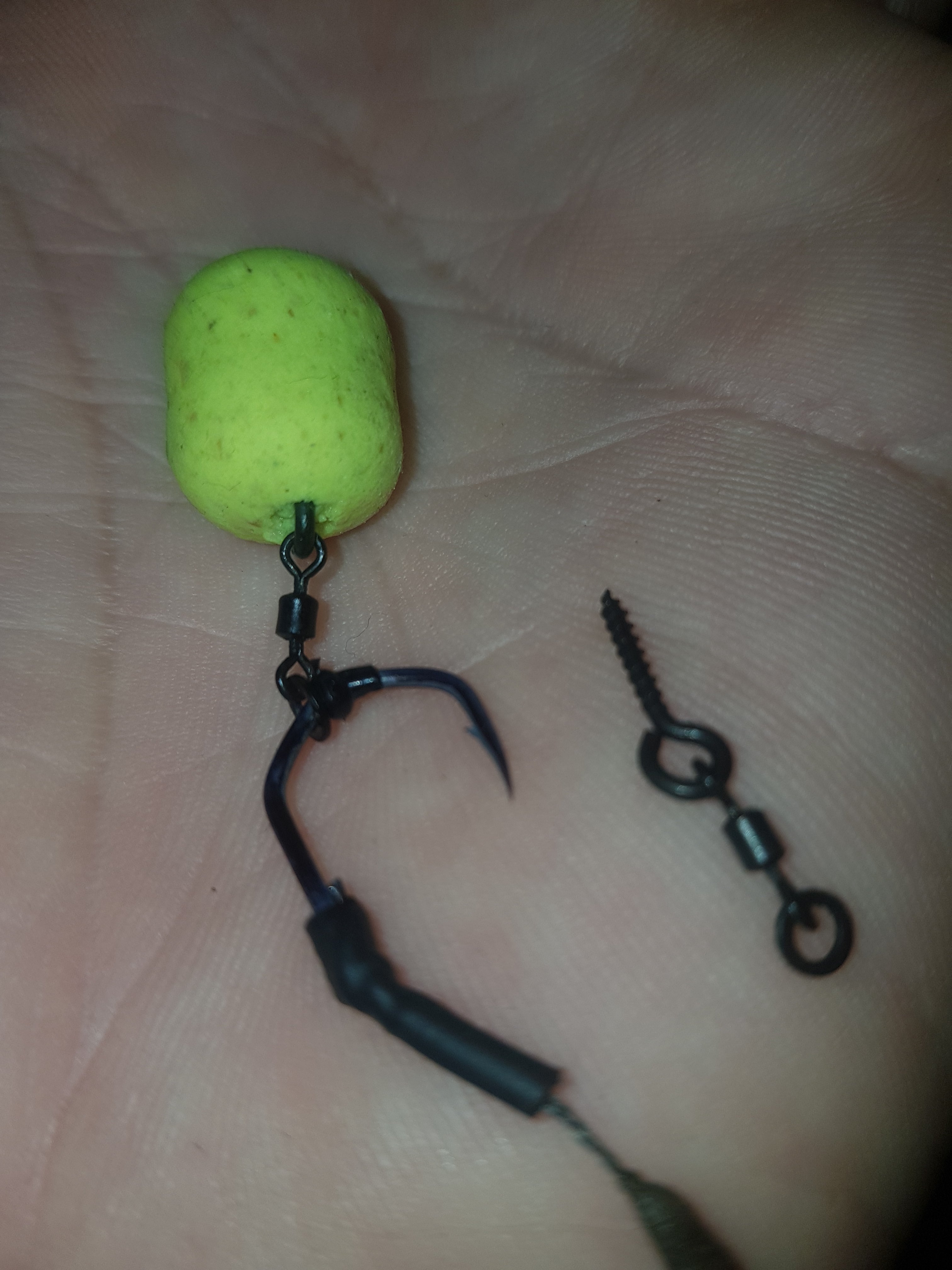 13mm Bait Scew and 12mm Swivel  image 1