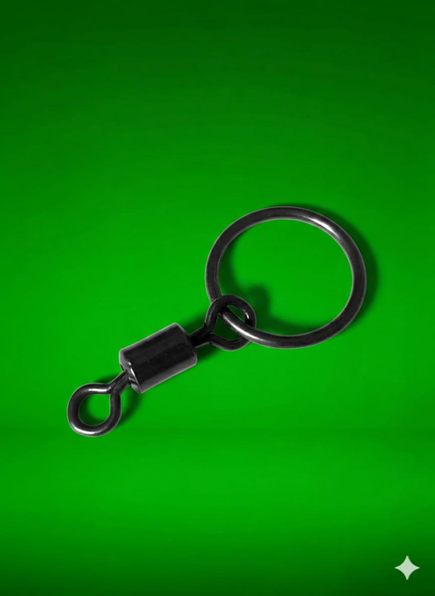 Size 8 swivel 10mm ring On a green background